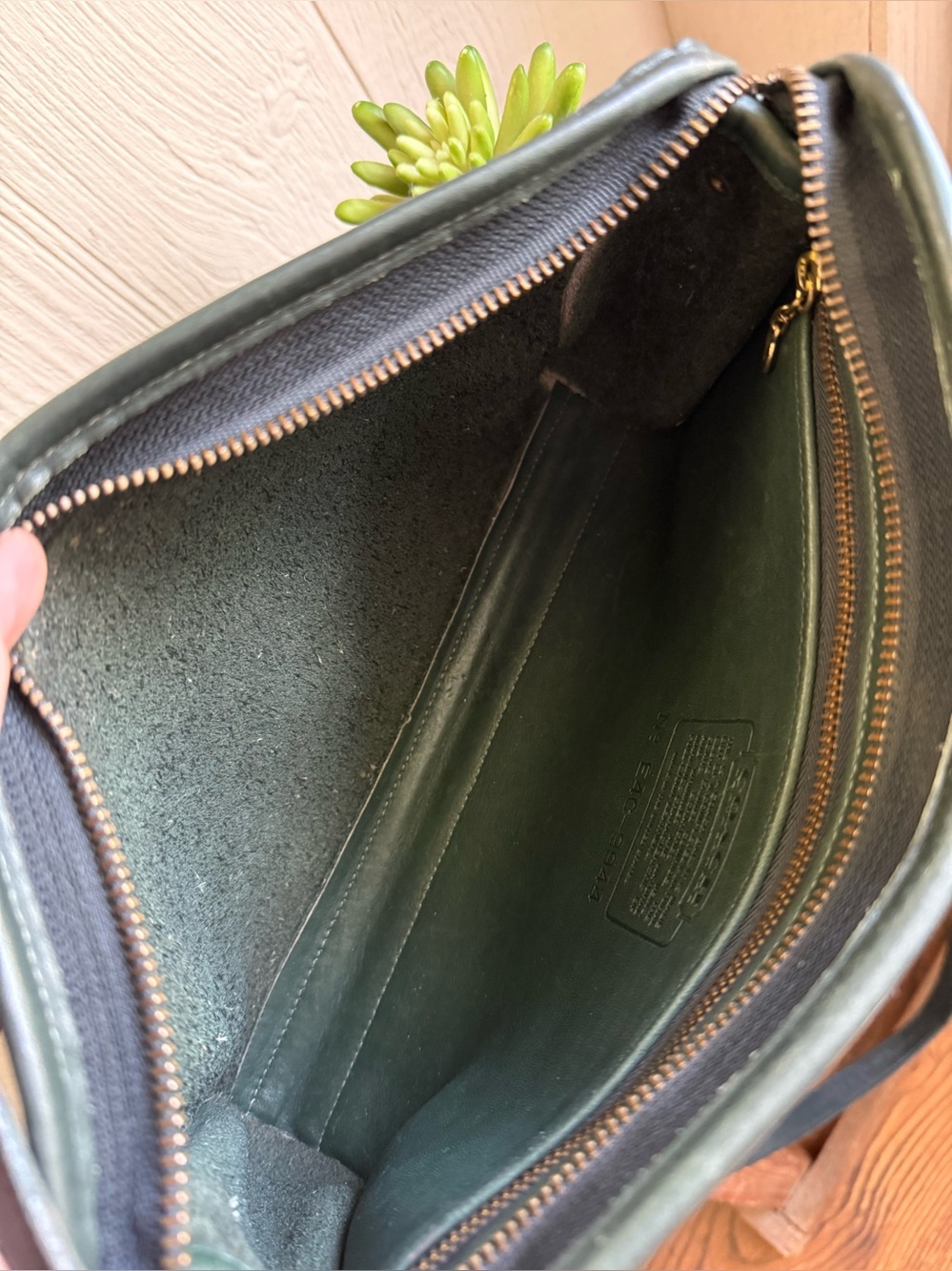 Vintage Coach Taylor Zip Shoulder Bag in Bottle Green - Picture 7 of 8